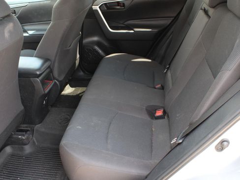 Used 2020 Toyota RAV4 LE w/ All Weather Liner Package AWD/4WD image 16