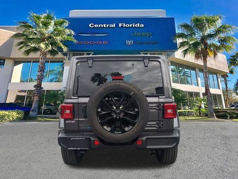 Certified 2025 Jeep Wrangler Unlimited Sahara w/ Safety Group image 6