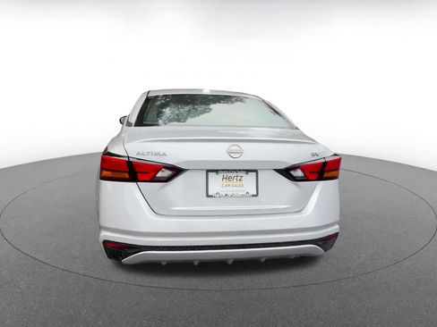 Used 2024 Nissan Altima 2.5 SV image 12