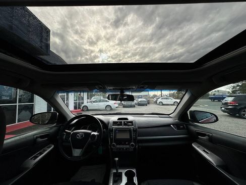 Used 2013 Toyota Camry SE image 14