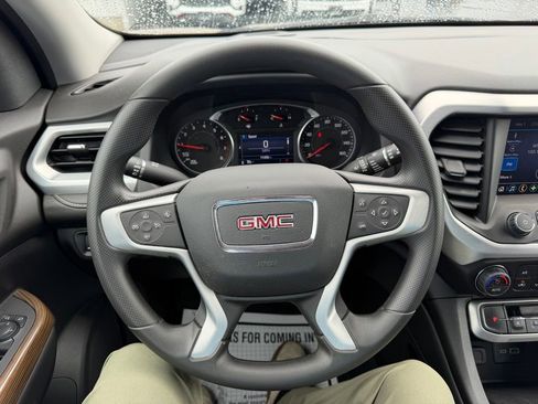 Used 2023 GMC Acadia SLE AWD/4WD image 9