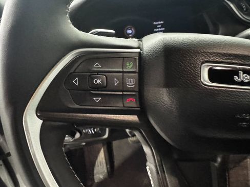 Used 2024 Jeep Grand Cherokee Limited w/ Luxury Tech Group II AWD/4WD image 6