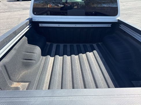 Used 2025 Nissan Frontier Pro-X w/ Pro Convenience Package image 9