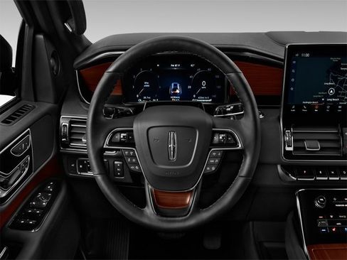 Used 2022 Lincoln Navigator L Reserve image 8