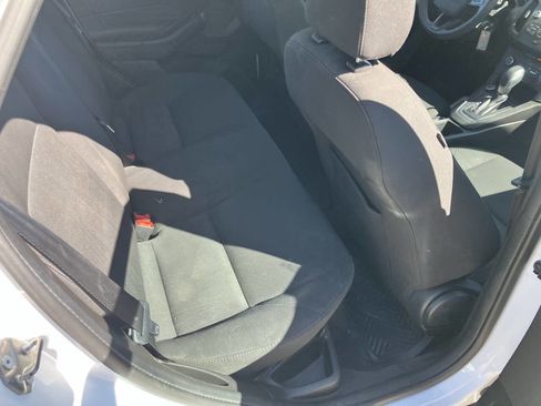Used 2017 Ford Focus SE image 22