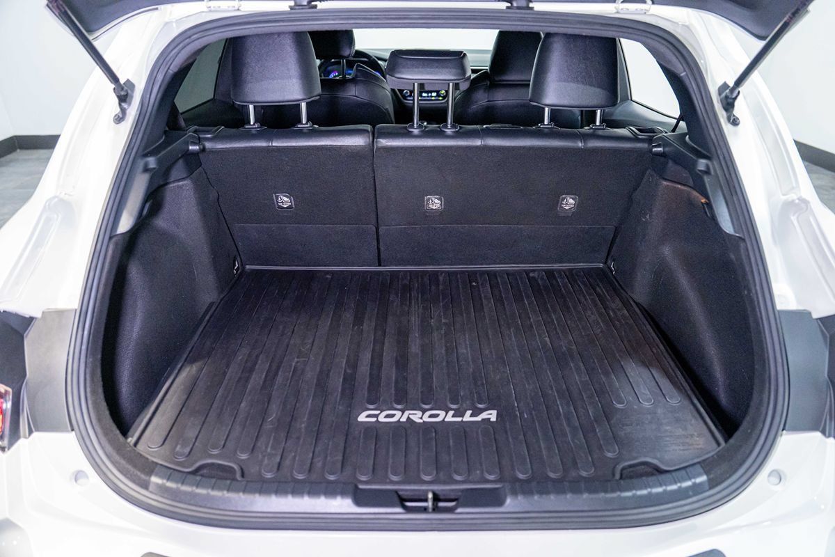 Used 2019 Toyota Corolla XSE FWD image 26