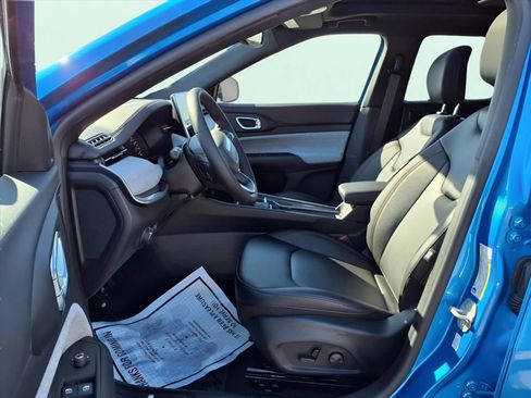 New 2024 Jeep Compass Latitude w/ Sun and Sound Group image 10