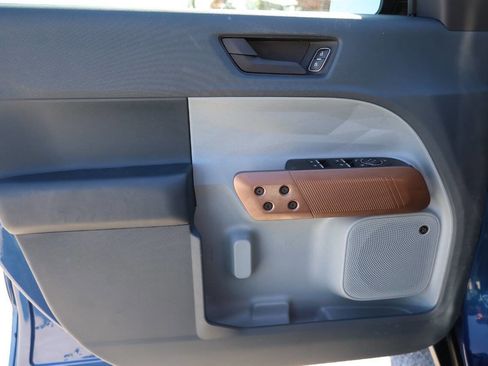 Used 2023 Ford Maverick Lariat w/ Lariat Luxury Package image 12