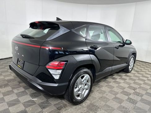Used 2025 Hyundai Kona SE image 3