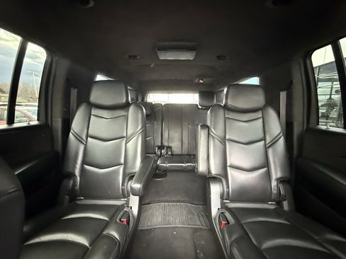 Used 2017 Cadillac Escalade ESV Platinum image 21