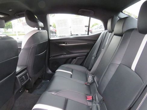 Certified 2025 Toyota Camry SE w/ Convenience Package image 18