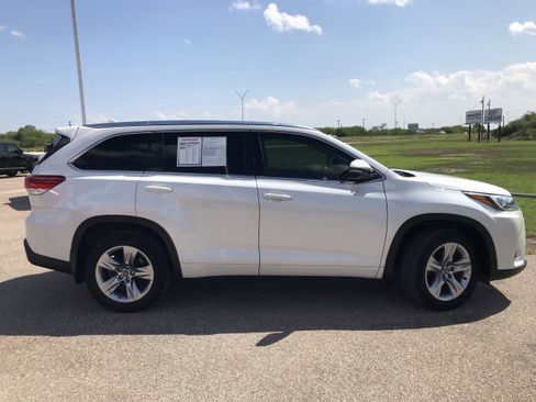 Used 2018 Toyota Highlander Limited image 8