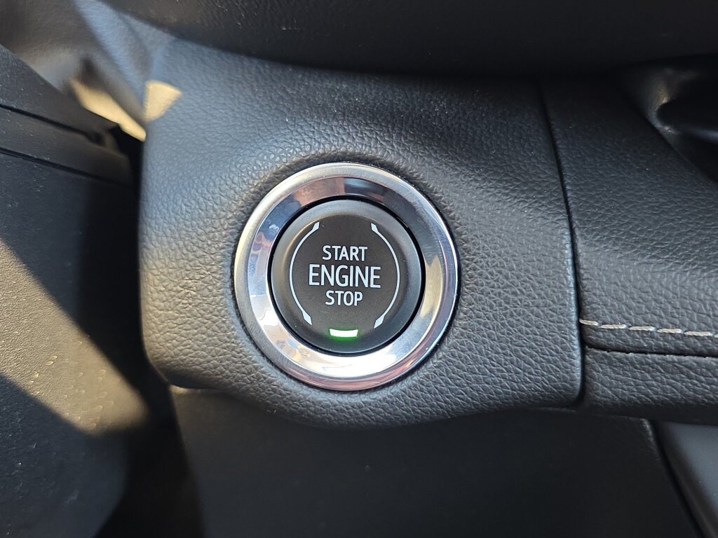 Used 2023 Buick Envision Essence w/ Sport Touring Package AWD/4WD image 25