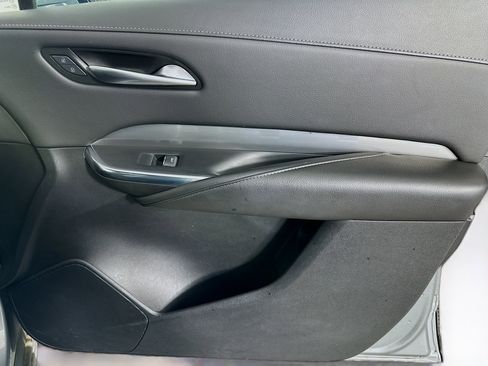 Used 2024 Cadillac XT4 Premium Luxury image 31