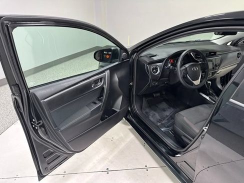 Used 2017 Toyota Corolla LE w/ Carpet Mat Package (TMS) FWD image 6