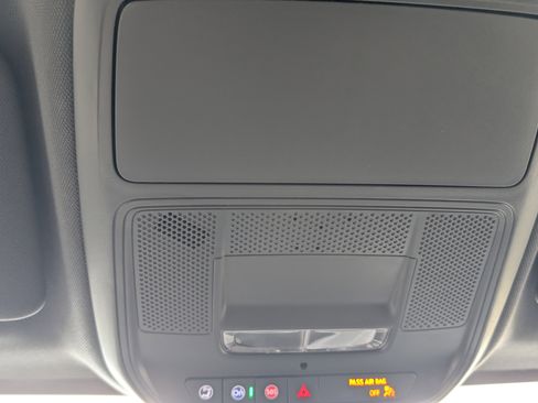 Used 2025 Chevrolet Equinox LT w/ Safety and Technology Package FWD image 25