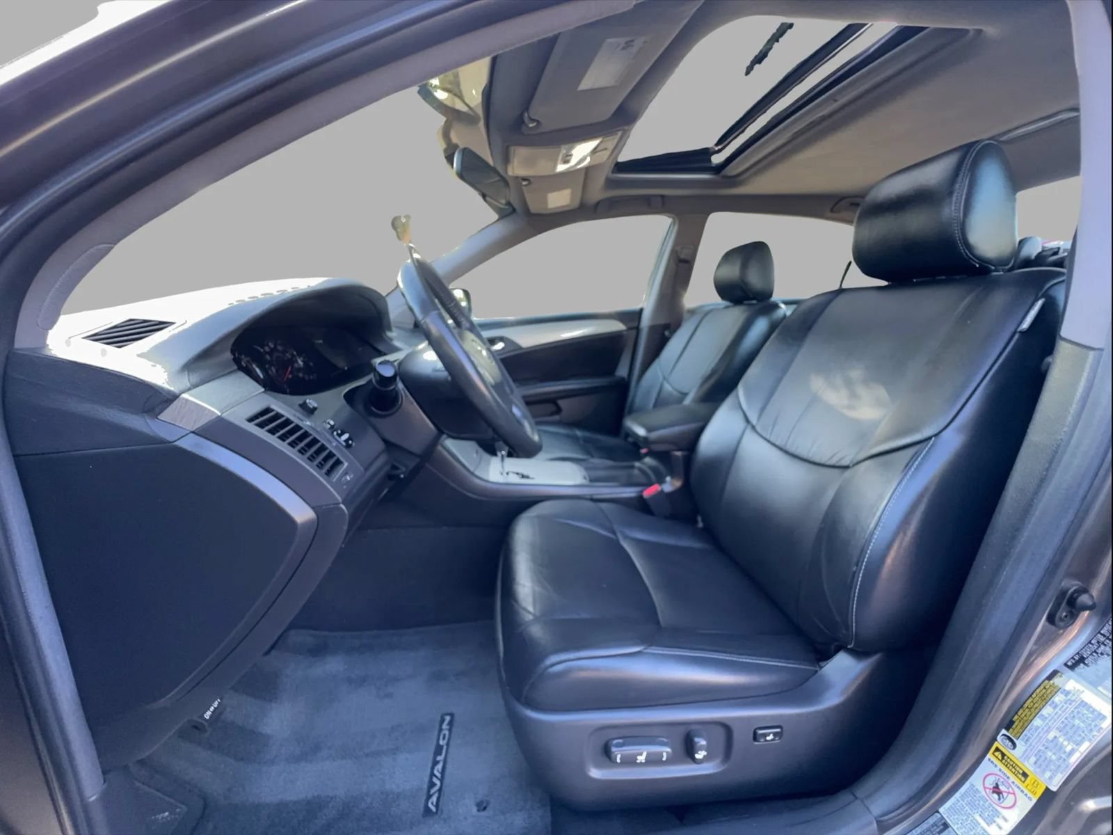 Used 2005 Toyota Avalon Touring FWD image 17