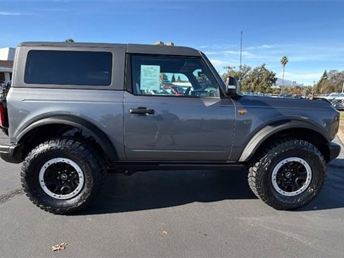 Used 2023 Ford Bronco Badlands image 3