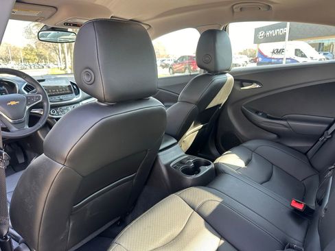 Used 2018 Chevrolet Volt Premier w/ Driver Confidence Package image 14
