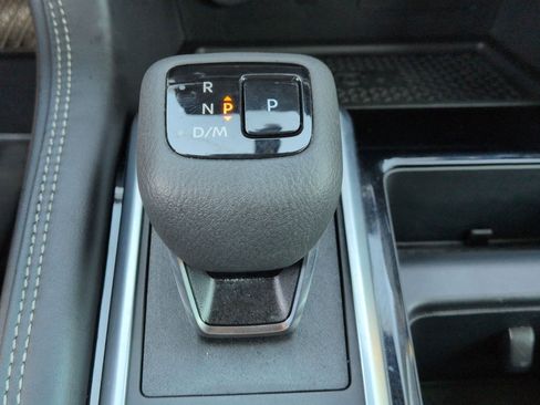 Used 2025 Nissan Pathfinder Platinum FWD image 27