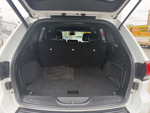Used 2018 Jeep Grand Cherokee Altitude RWD image 22