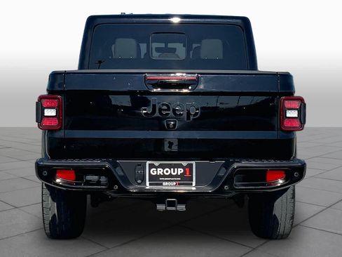 Used 2022 Jeep Gladiator Overland AWD/4WD image 8