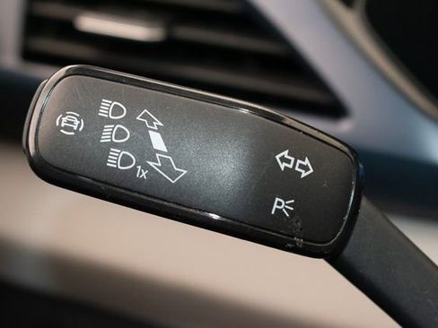 Used 2023 Volkswagen Taos SE AWD/4WD image 25