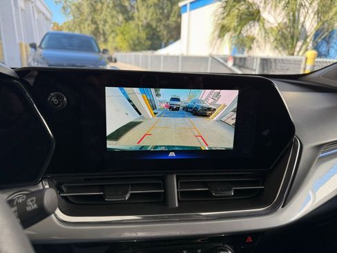 Used 2025 Chevrolet Trax LT image 17