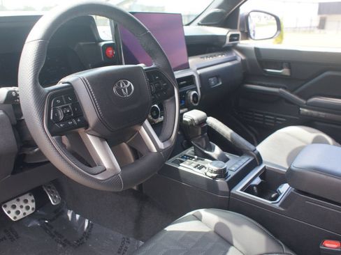 Used 2025 Toyota Tacoma TRD Sport w/ TRD Sport Premium Package AWD/4WD image 15