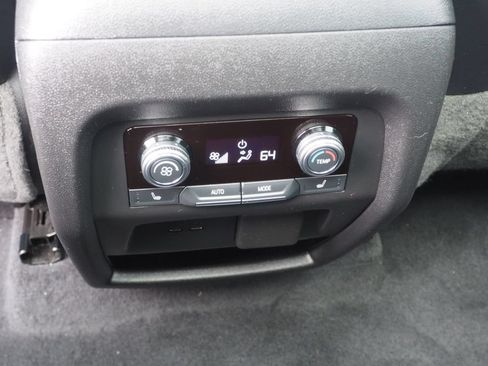 Used 2024 GMC Acadia AT4 w/ Luxury Package AWD/4WD image 17