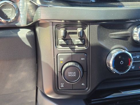 New 2026 Ford F250 Lariat w/ Black Appearance Package AWD/4WD image 32
