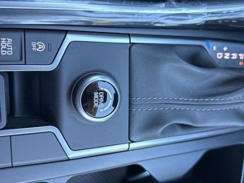 New 2026 Kia Sorento LX FWD image 10