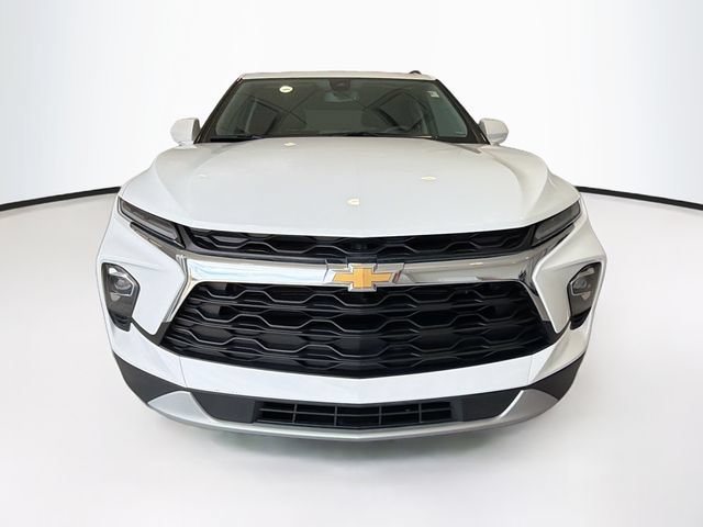 Used 2024 Chevrolet Blazer LT w/ Convenience Package FWD image 2