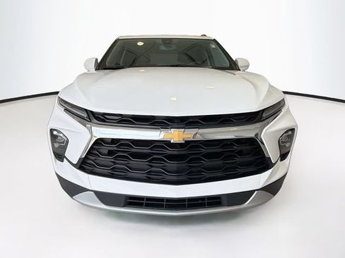 Used 2024 Chevrolet Blazer LT w/ Convenience Package FWD image 2