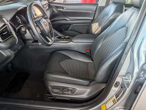 Used 2024 Toyota Camry SE FWD image 11