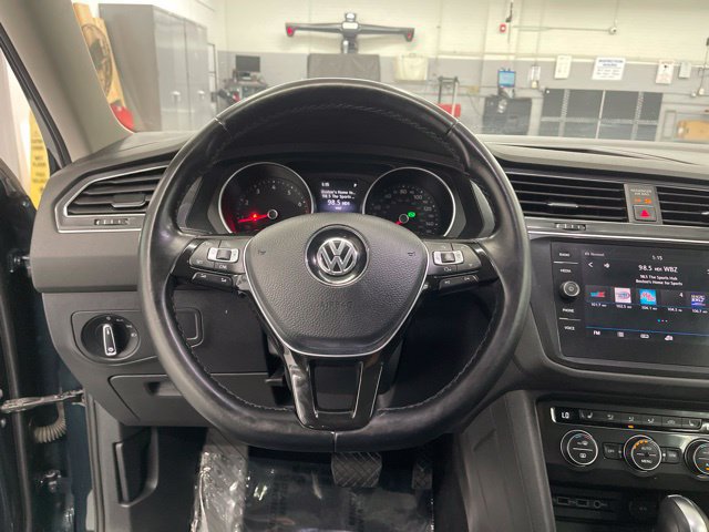 Used 2018 Volkswagen Tiguan SE w/ Panoramic Sunroof Package AWD/4WD image 17
