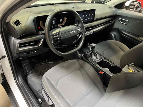 Used 2025 Kia K4 FWD image 5