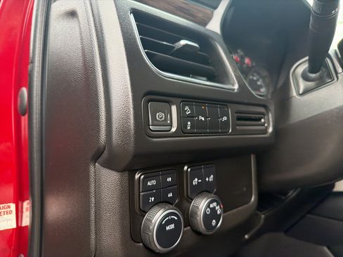 Used 2021 Chevrolet Suburban Z71 AWD/4WD image 10