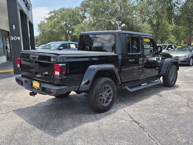 Used 2024 Jeep Gladiator Sport AWD/4WD image 5
