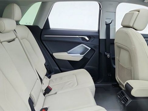 Used 2024 Audi Q3 2.0T Premium Plus image 24