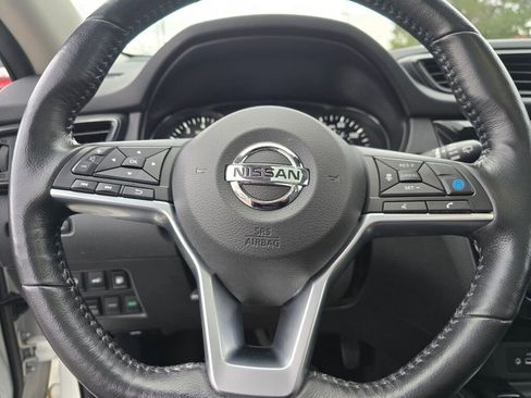 Used 2018 Nissan Rogue SL w/ Premium Package image 23