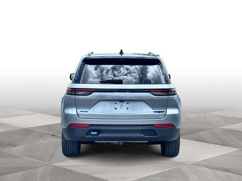 Used 2022 Jeep Grand Cherokee Trailhawk w/ Luxury Tech Group III AWD/4WD image 7