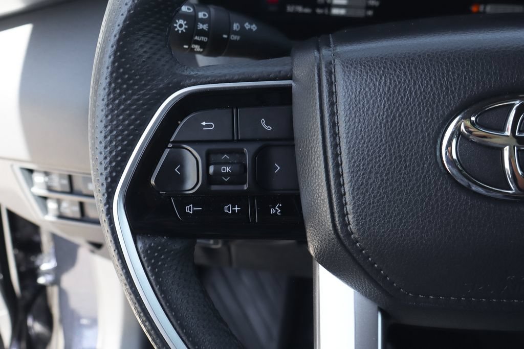 Used 2025 Toyota Tundra Platinum AWD/4WD image 26