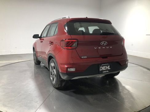 Used 2023 Hyundai Venue SEL image 5