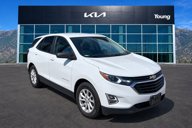 Used 2021 Chevrolet Equinox LS w/ LS Convenience Package FWD image 1