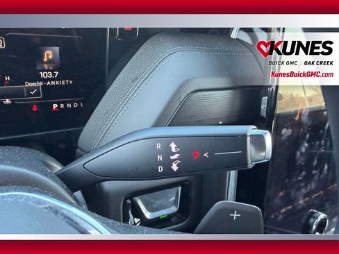 Used 2025 GMC Yukon Denali AWD/4WD image 15