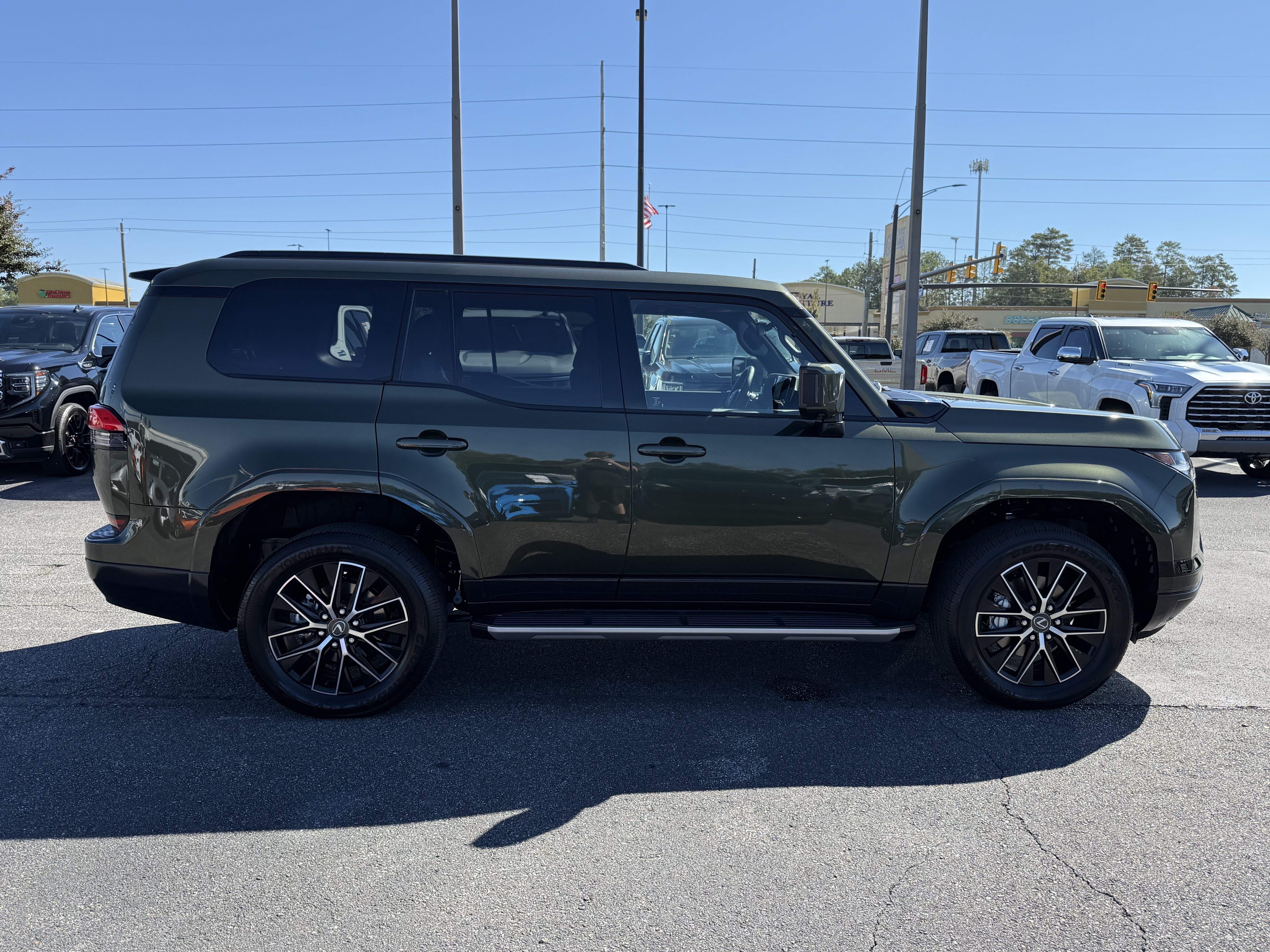 Used 2026 Lexus GX 550 w/ Accessory Package (2T) AWD/4WD image 11