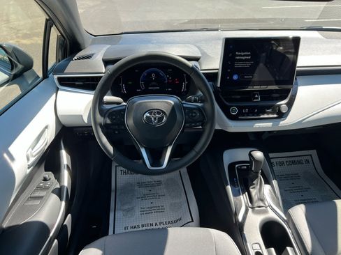 Certified 2025 Toyota Corolla SE w/ SE Premium Package FWD image 2