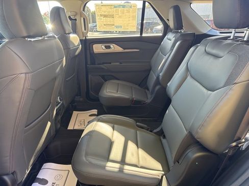 New 2026 Ford Explorer Active w/ Active Comfort Package image 10
