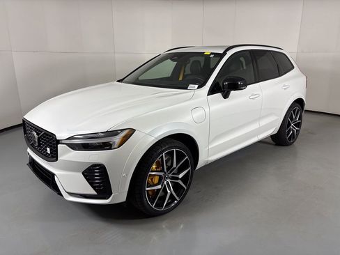 Used 2024 Volvo XC60 T8 Polestar w/ Protection Package Premier image 4